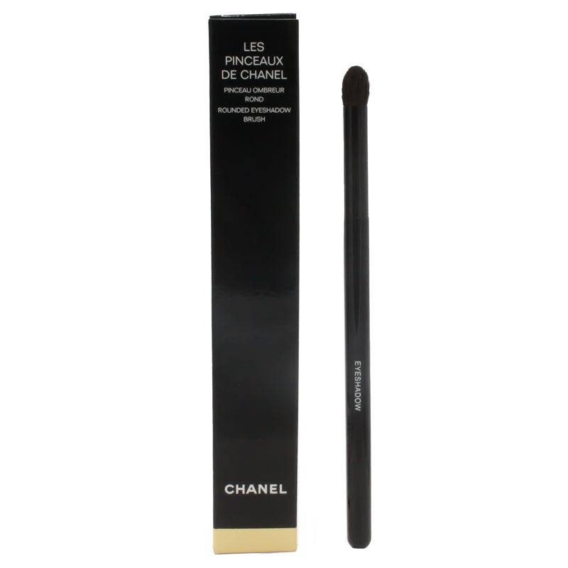 Chanel Les Pinceaux Rounded Eyeshadow Brush