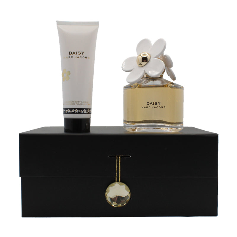 Marc Jacobs Daisy 50ml Eau De Toilette & Body Lotion Gift Set