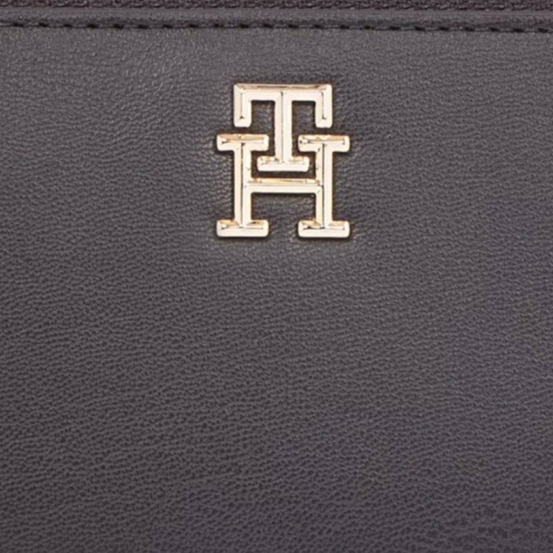 Tommy Hilfiger Distinct Large Purse Black Women's