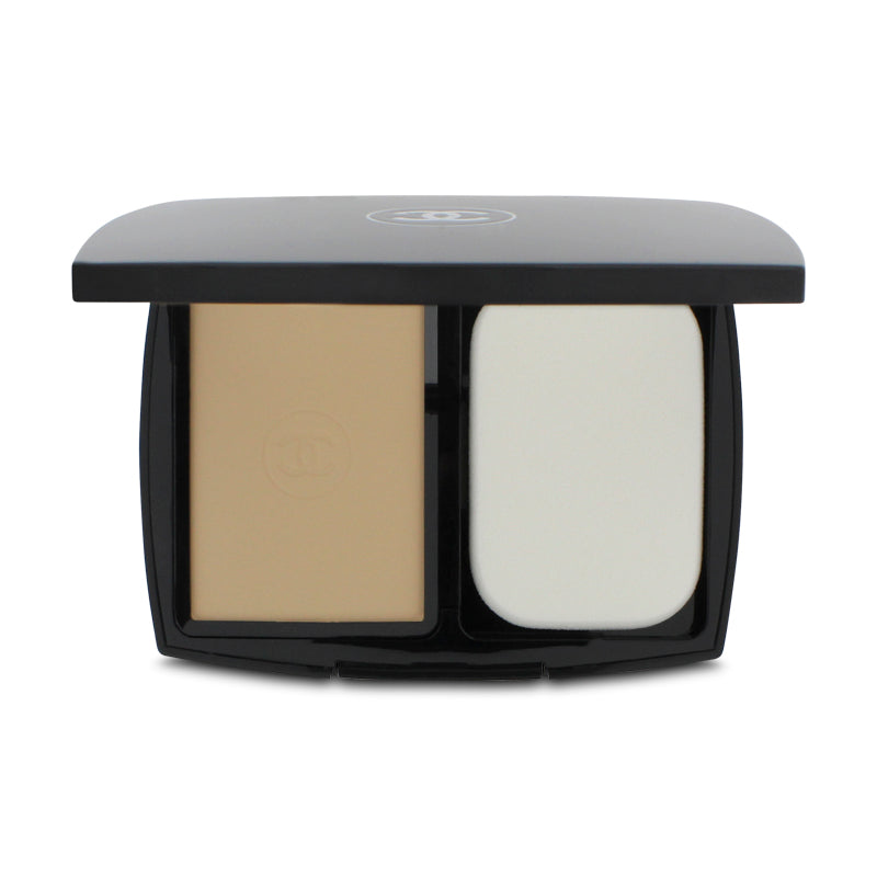 Chanel Ultra Le Teint Flawless Finish Compact Foundation BR20