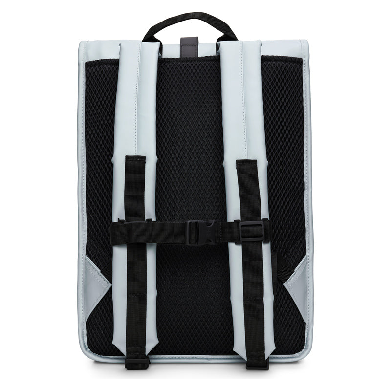 Rains Rolltop Rucksack W3 Wind light blue – rear view