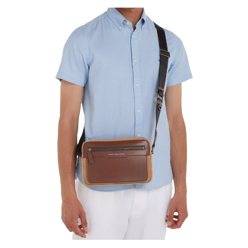  Tommy Hilfiger Mens Crossbody Camera Bag Brown AM0AM12230